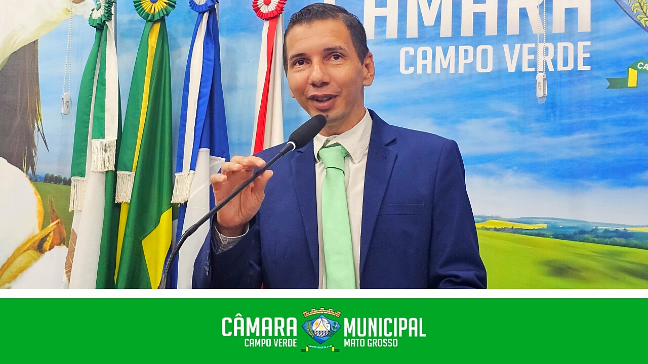 O vereador Fábio Alves indica benfeitorias na Comunidade 04 de Outubro.