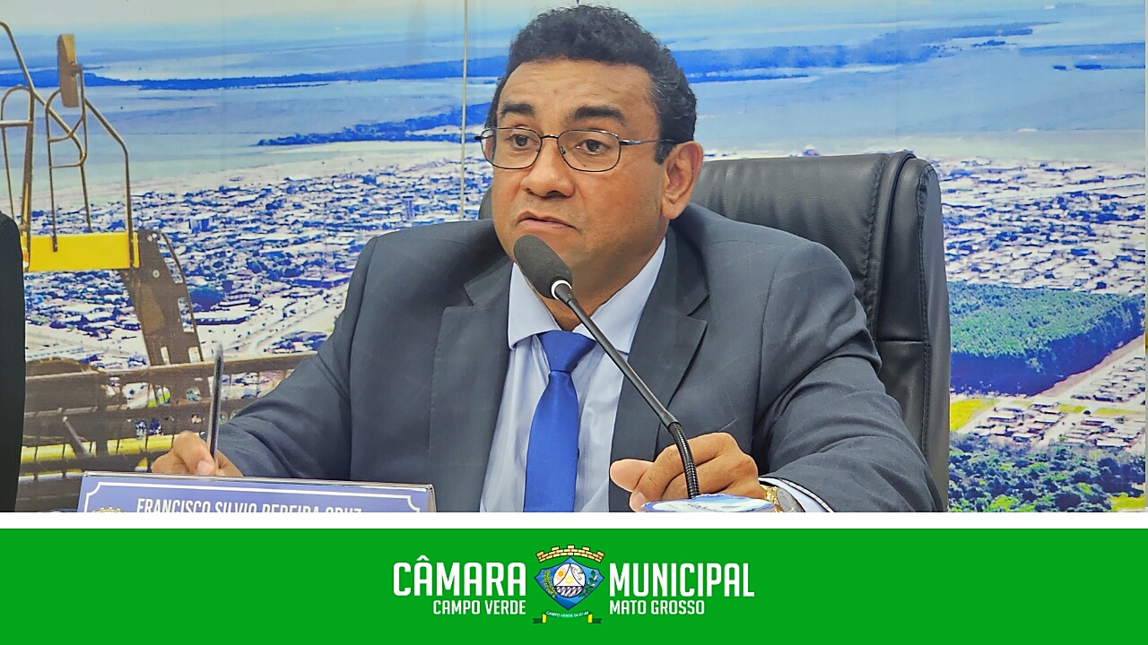 Silvio Eventos indica a construção de calçada em frente ao Estádio Félix Belém de Castro.