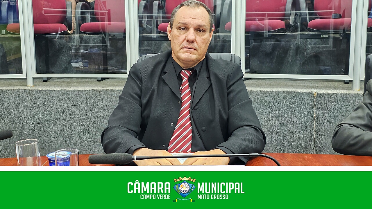 Fabiano Teruel indica compra de roçadeiras robotizadas para limpeza de áreas públicas.