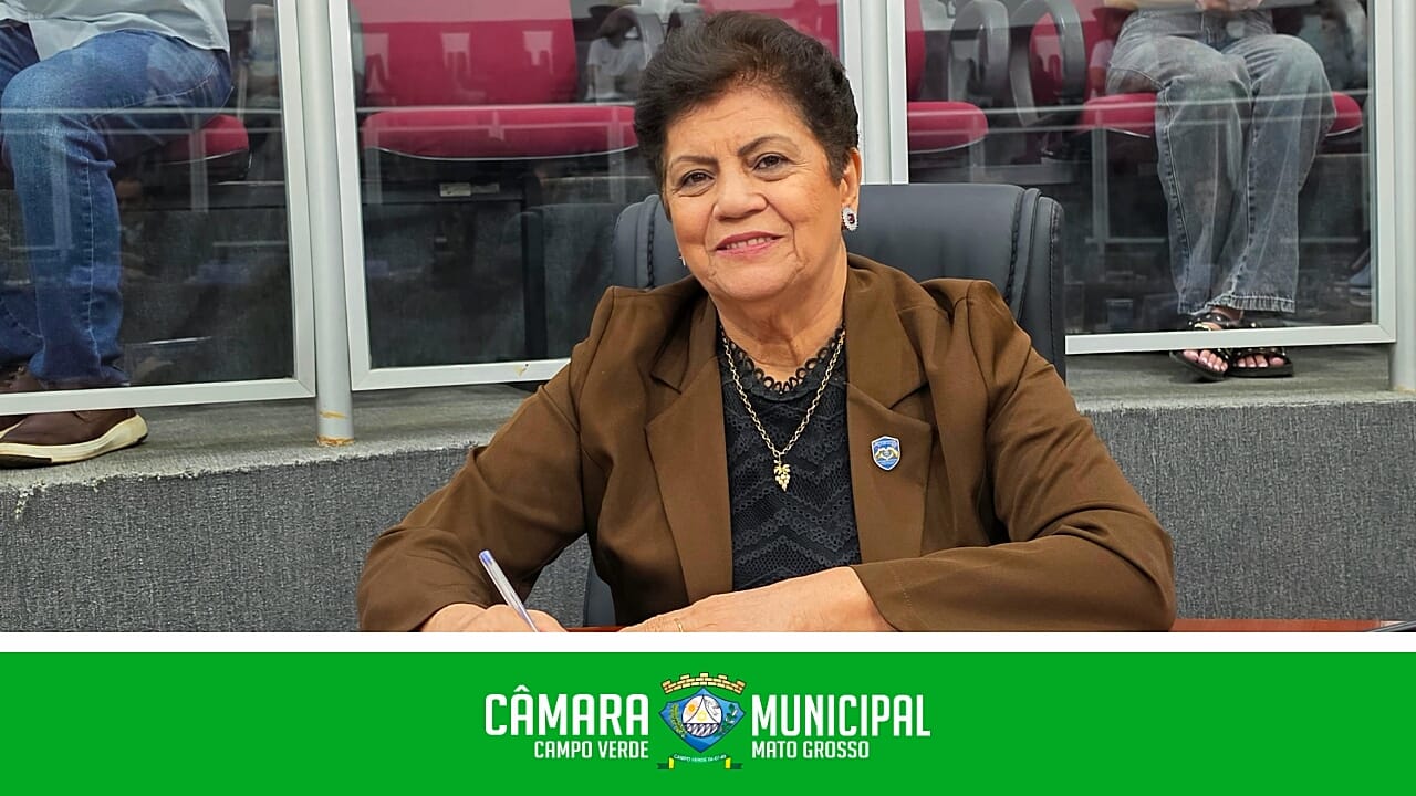 Vereadora Professora Socorro indica manutenção na quadra da Praça São João Paulo II.