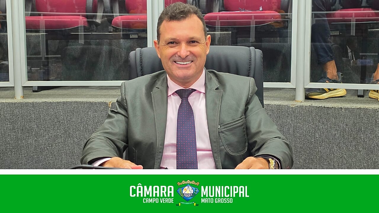 João Fique Frio indica a conclusão da pavimentação asfáltica do Distrito Industrial.