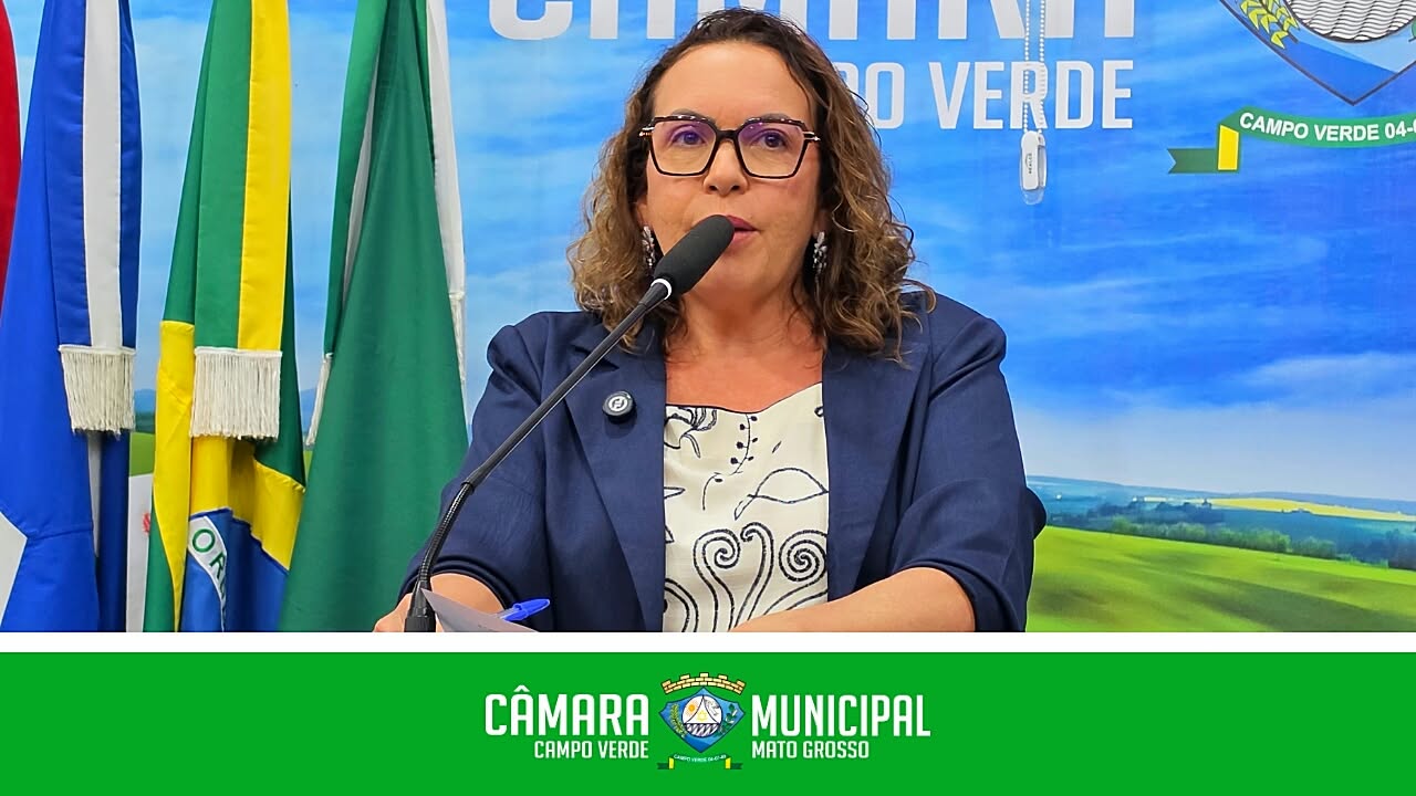 Rosangela Contadora indica a instalação de refletores em frente ao palco da Área de Lazer Recanto do Sol.