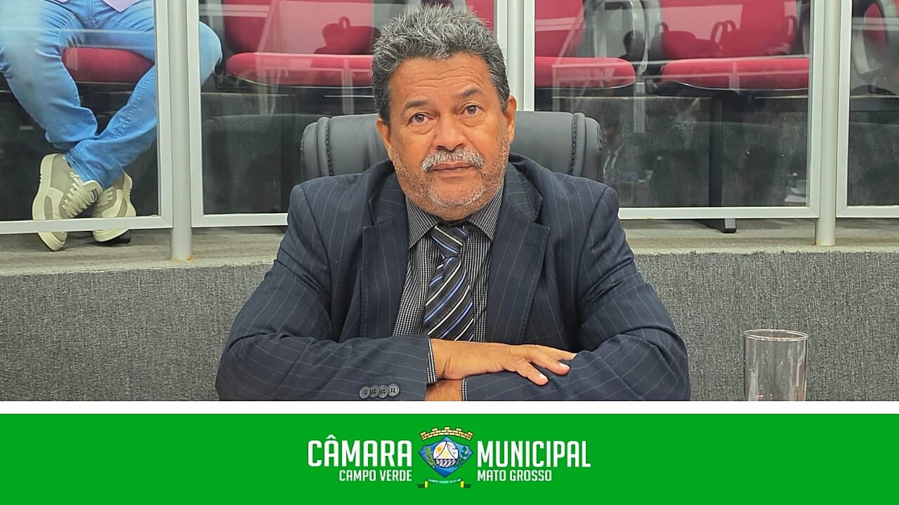 Zé Barbeiro indica instalação de câmeras de segurança no estacionamento da Feira Livre Municipal Orlando Augusto da Silva.